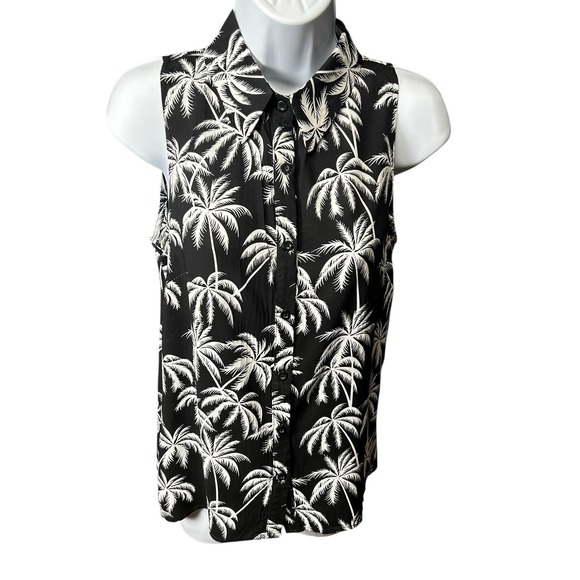 City Boutique Tops - City Boutique Women's Size Medium Sleeveless Button‎ Up Tropical Print Top